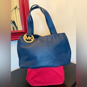Michael Kors NWOT Navy Blue Leather
Fulton East West Tote! Large pristine!